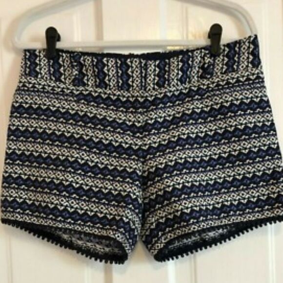 The Limited Blue and White Patterned Shorts size 2 - Picture 1 of 7